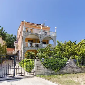 https://apartments-drago.in-istria.net