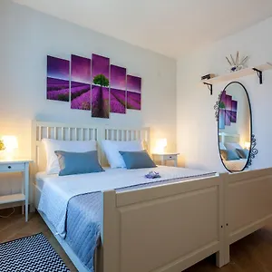 https://apartment-placido-krk.primorje-gorskikotar.com